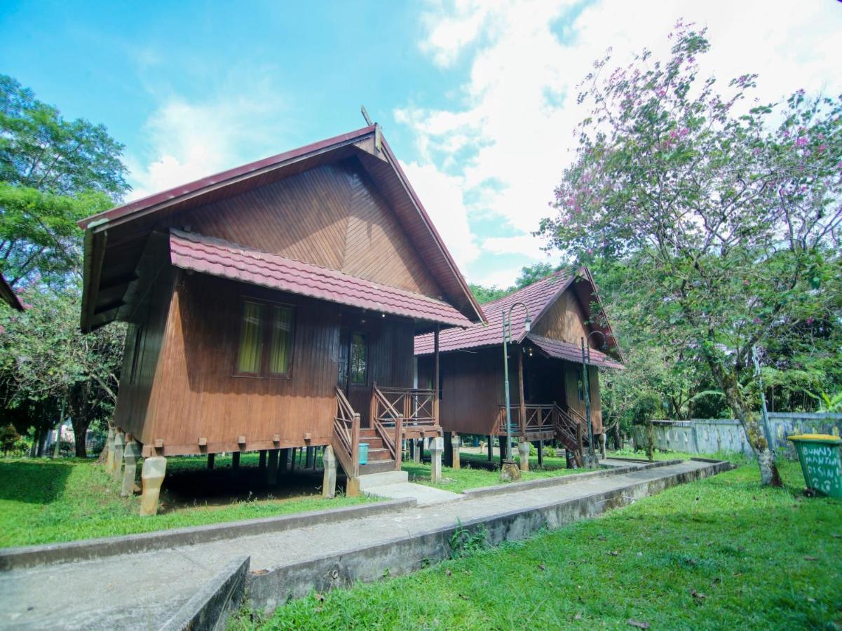 Oyo 3475 Villa Ex Mtq Pagaralam エクステリア 写真